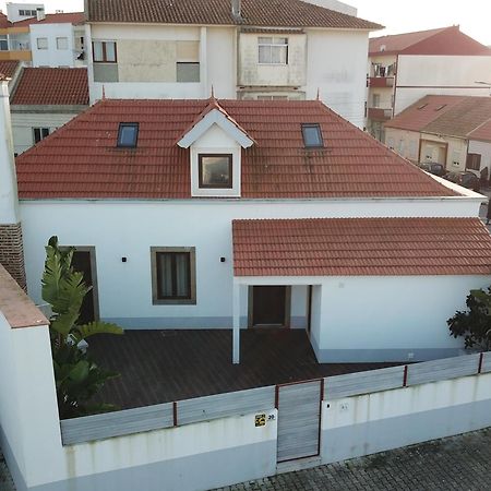 Surfsoul Guesthouse - Bed And Breakfast Peniche Bagian luar foto