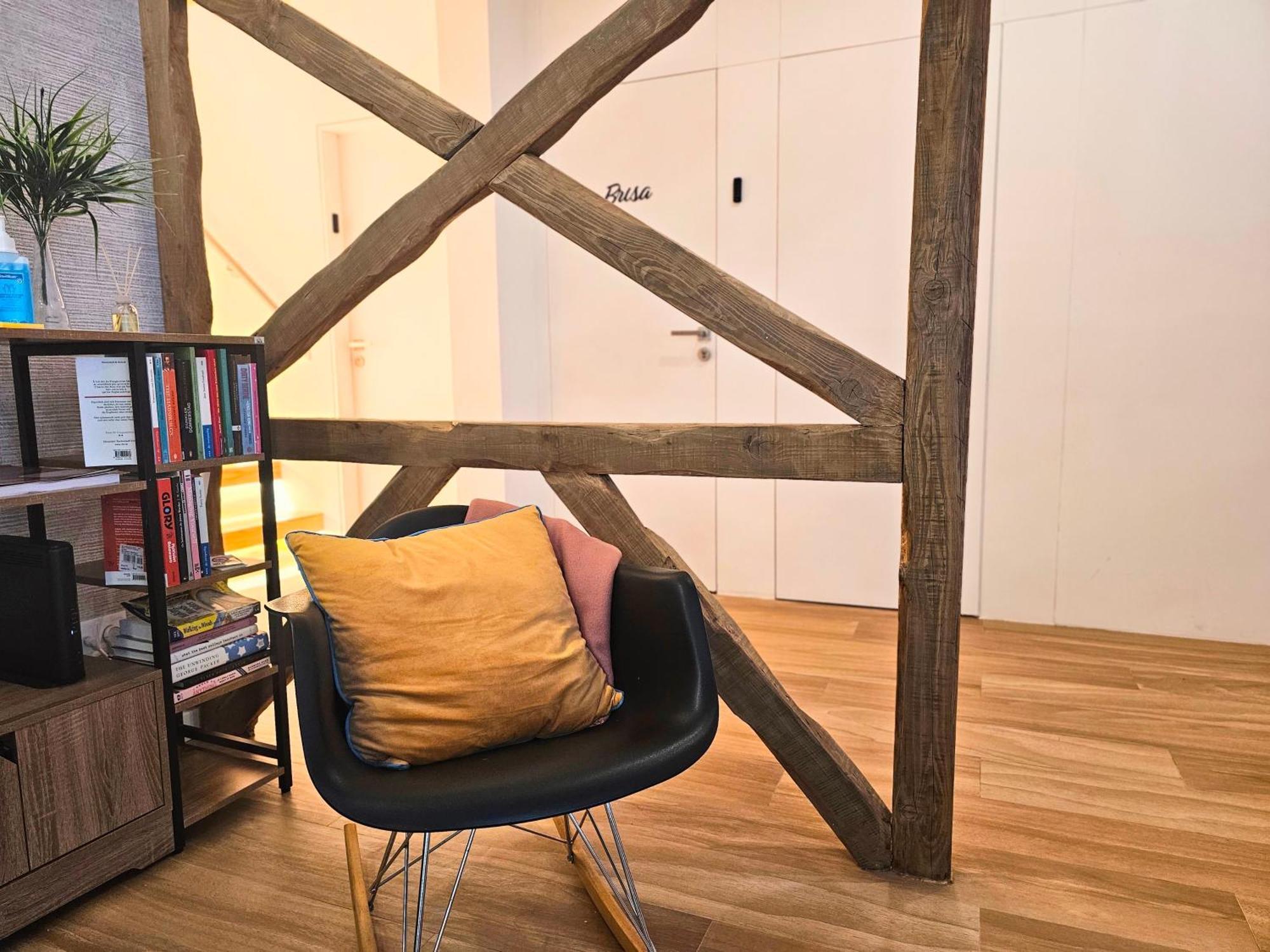 Surfsoul Guesthouse - Bed And Breakfast Peniche Bagian luar foto
