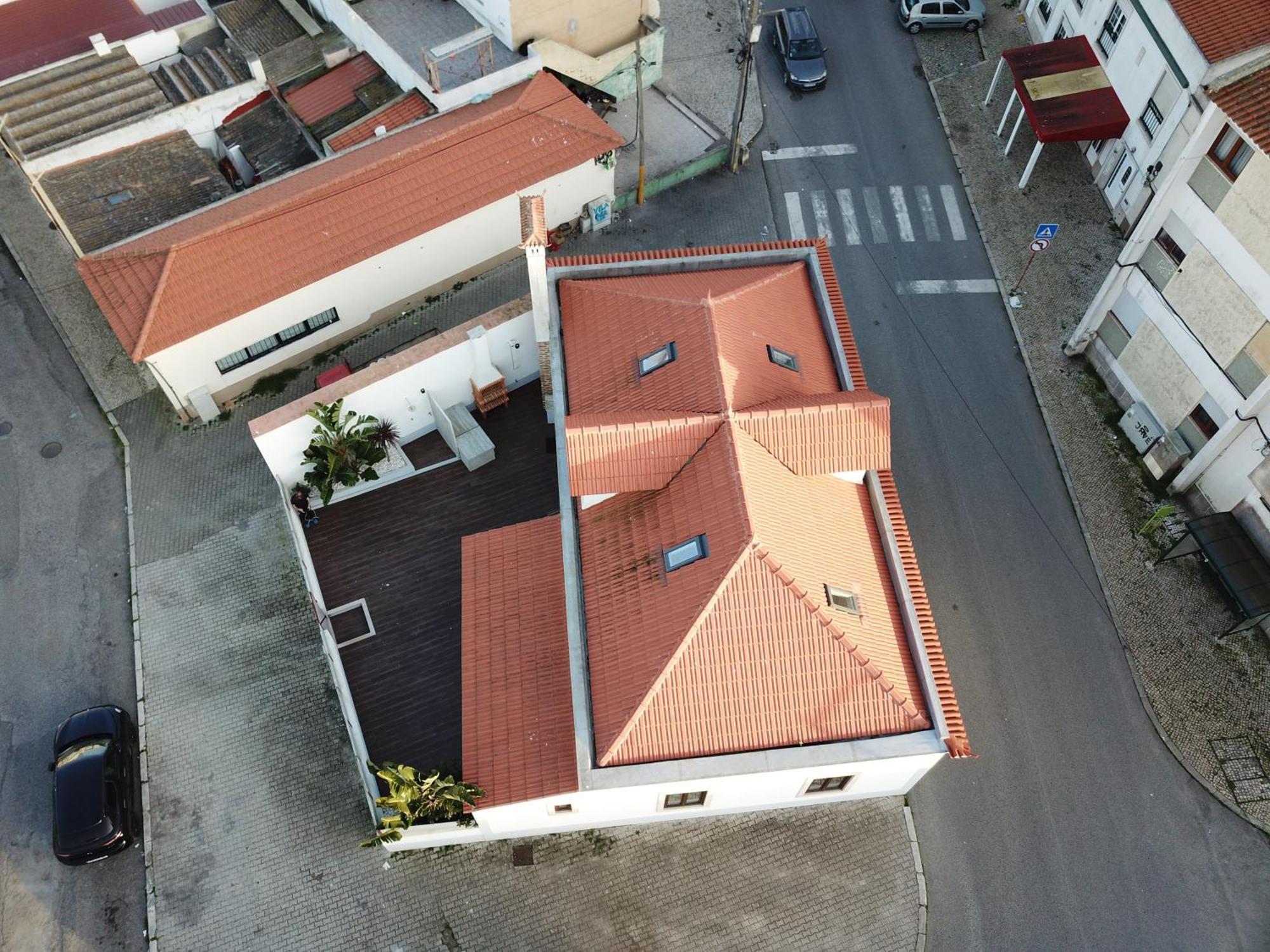 Surfsoul Guesthouse - Bed And Breakfast Peniche Bagian luar foto