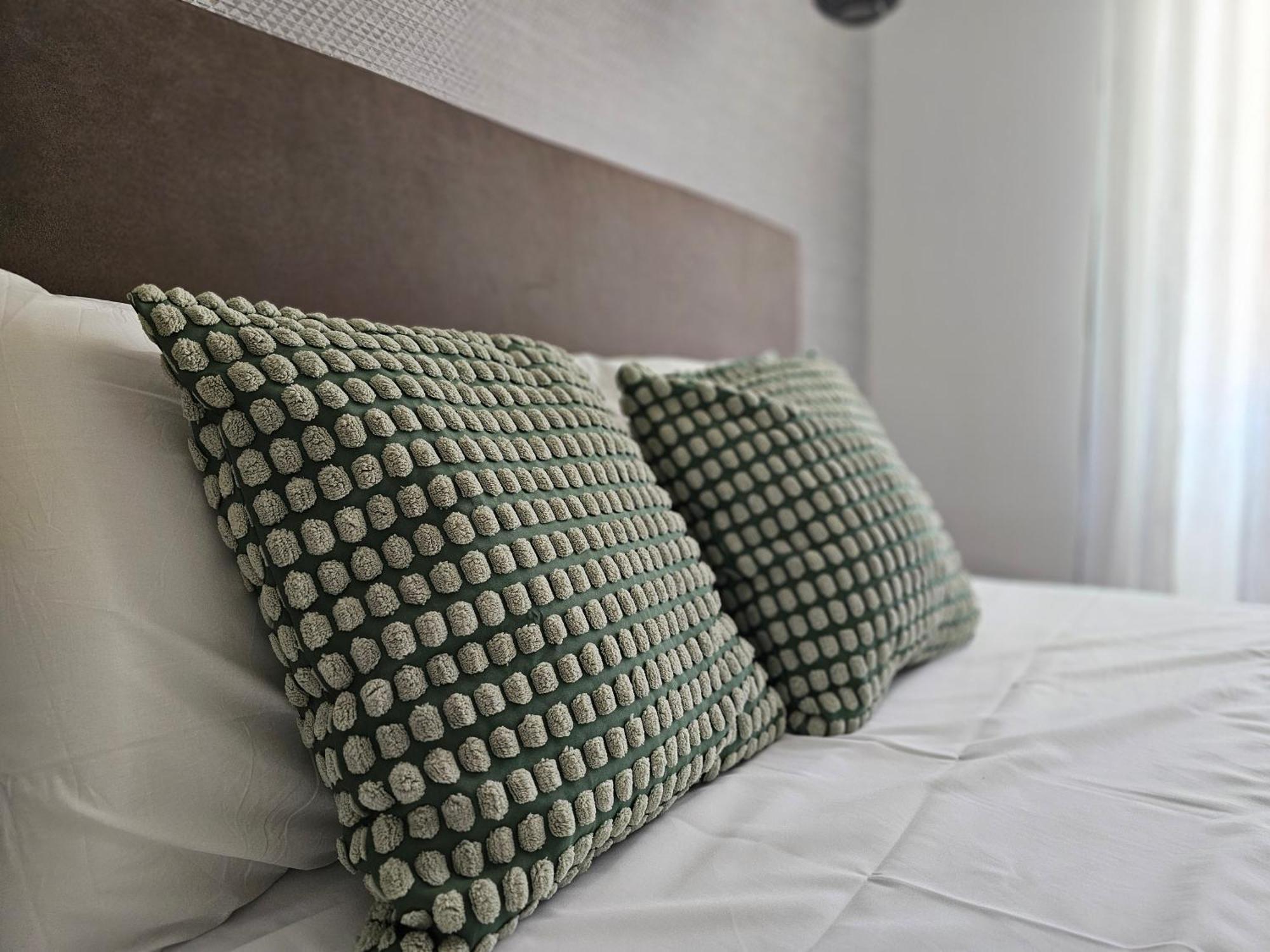 Surfsoul Guesthouse - Bed And Breakfast Peniche Bagian luar foto