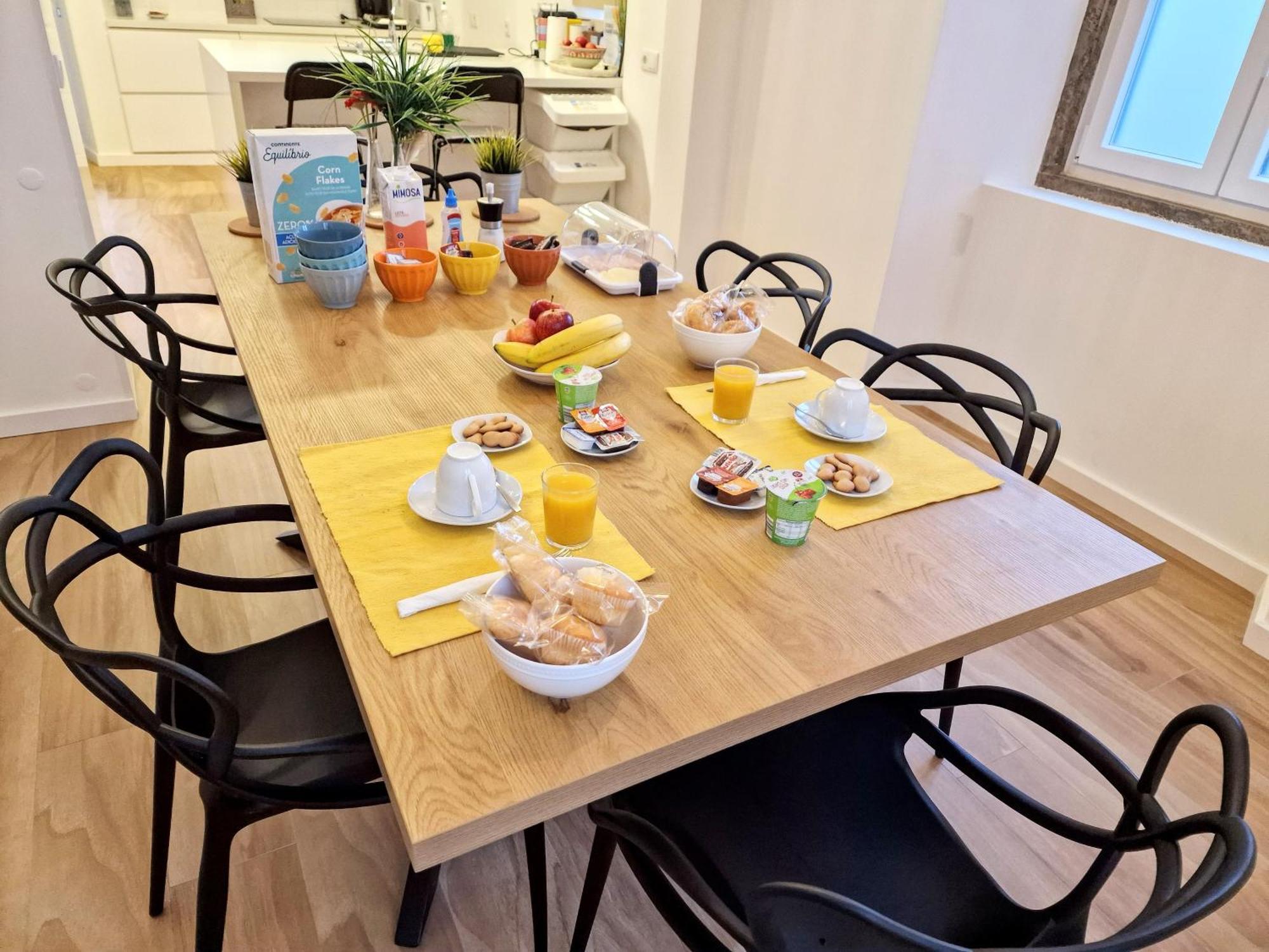 Surfsoul Guesthouse - Bed And Breakfast Peniche Bagian luar foto
