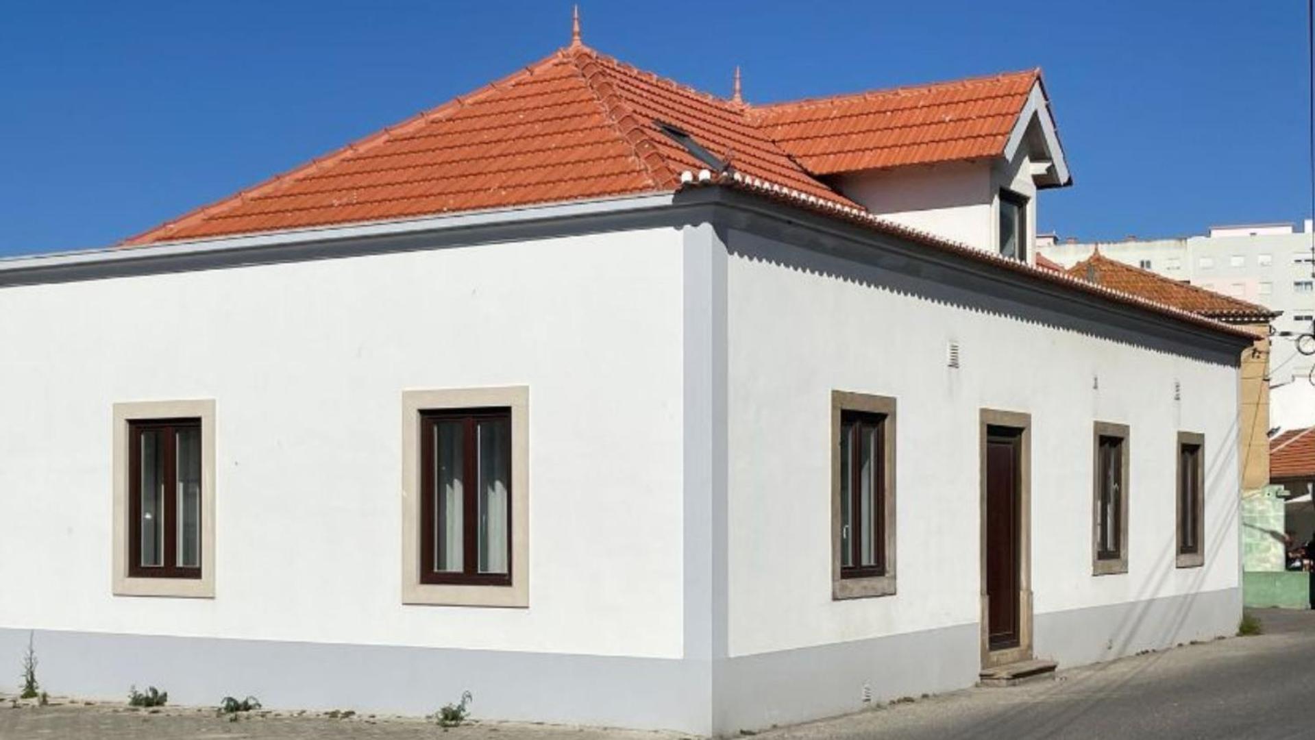 Surfsoul Guesthouse - Bed And Breakfast Peniche Bagian luar foto